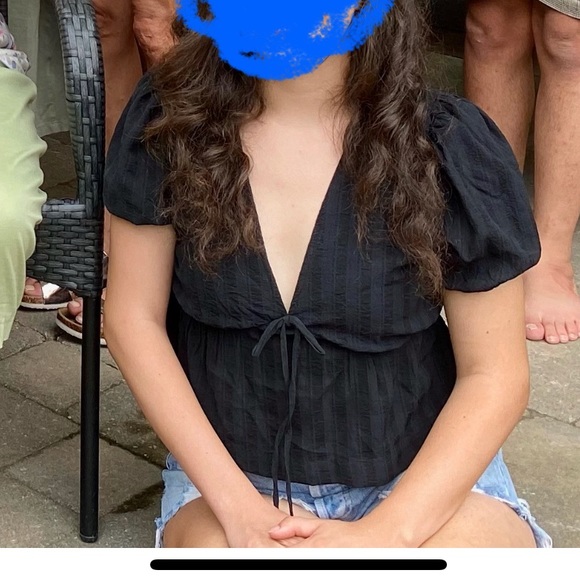 *SOLD* Oak and fort black blouse - Picture 2 of 2